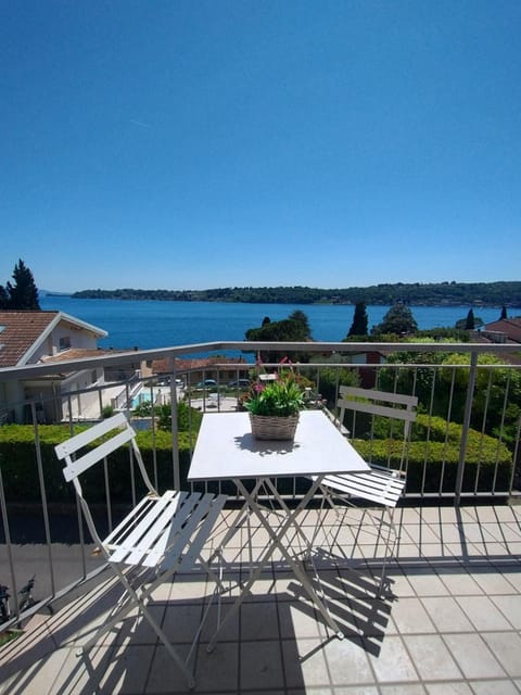 Natural landscape, View (from property/room), Balcony/Terrace, Lake view