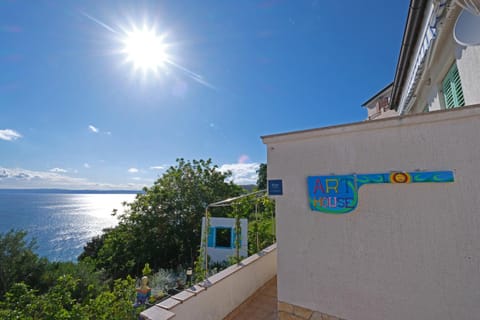 Property building, Day, Natural landscape, Balcony/Terrace, Sea view