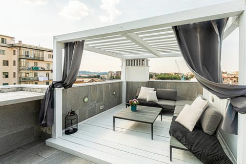 Patio, Balcony/Terrace, Seating area