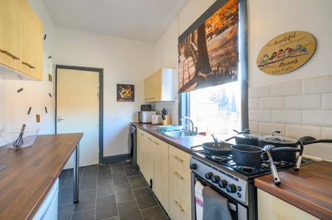 Kitchen or kitchenette, oven, stove