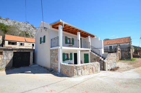 Facade/entrance, Spring, Off site, Day, Street view