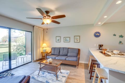 Oceanfront Molokai Shores Condo with Pool Access! Apartment in Kaunakakai