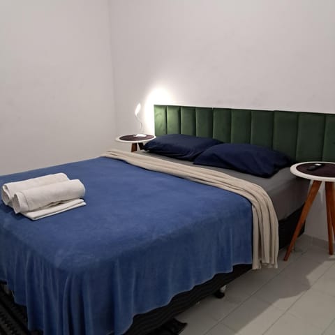 Quarto Mobiliado em lindo ap compartilhado Vacation rental in Duque de Caxias