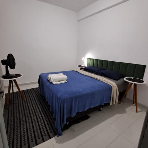 Quarto Mobiliado em lindo ap compartilhado Vacation rental in Duque de Caxias