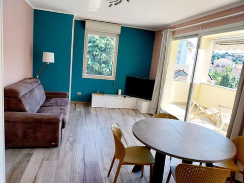 Casa Palmy Apartment in Intra