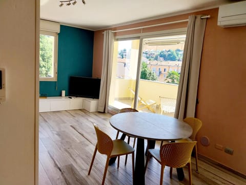 Casa Palmy Apartment in Intra