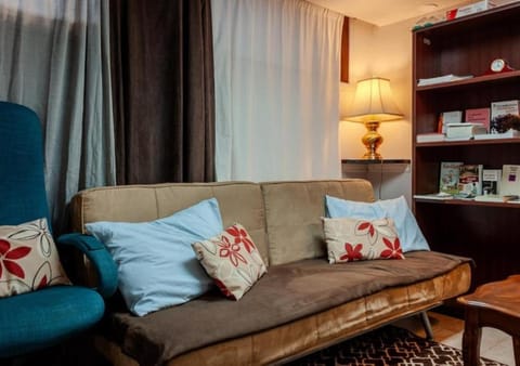 Library, Living room, Seating area