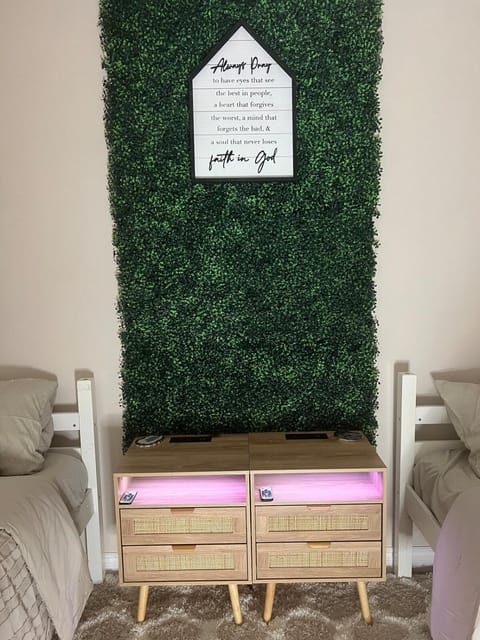 Luxury Home LA Big Bear & LV 5 Mins to Mall House in Victorville