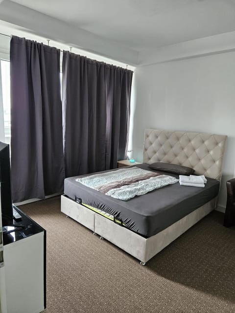 Penthouse 10 Etage 3 Schlafzimmer mit Aussicht Apartment in Offenbach