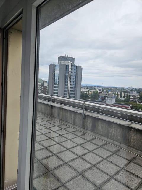 Penthouse 10 Etage 3 Schlafzimmer mit Aussicht Apartment in Offenbach