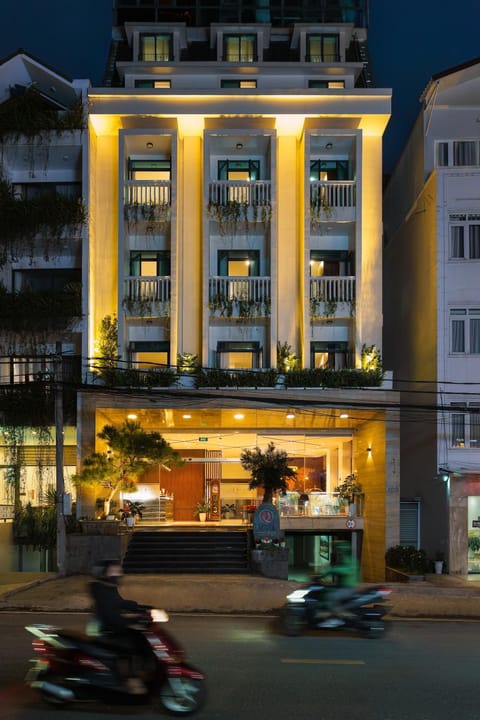 Property building, Facade/entrance