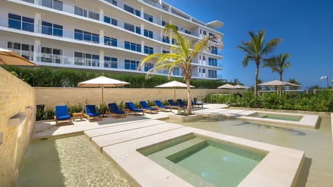 Hot Tub, Swimming pool