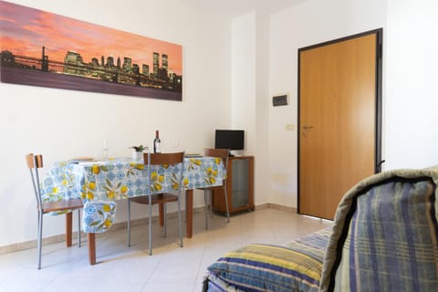 MC Relax 100m from the Beach - Independent House with AC - Garden Apartment in Marina di Grosseto