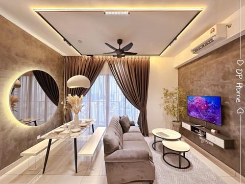 Communal lounge/ TV room, TV and multimedia, Living room, Seating area, Evening entertainment