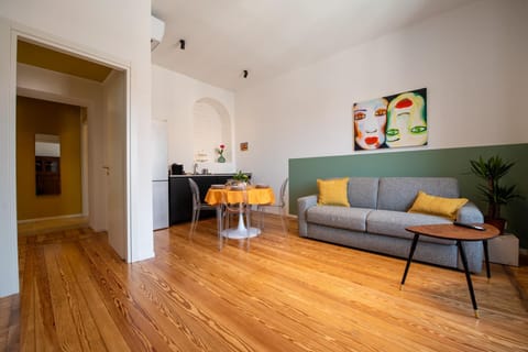 Coffee/tea facilities, Living room, Photo of the whole room, dishwasher, washing machine, kitchen, air conditioner