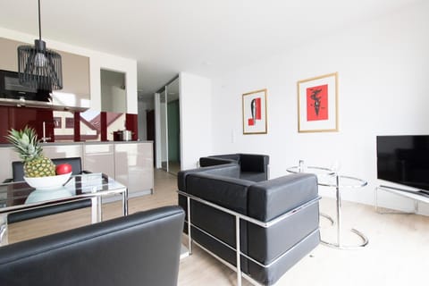 Kitchen or kitchenette, Living room