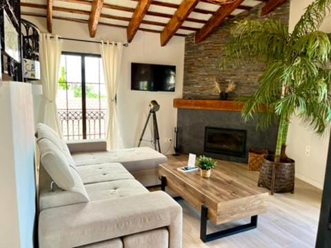 Communal lounge/ TV room