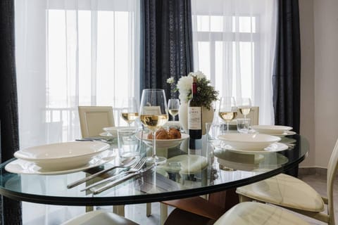 Beachfront Flat with Sea Views by Homely Malta! Apartment in Malta