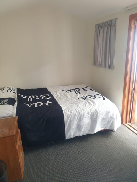 Private cabin Close to airport Cabin in Auckland