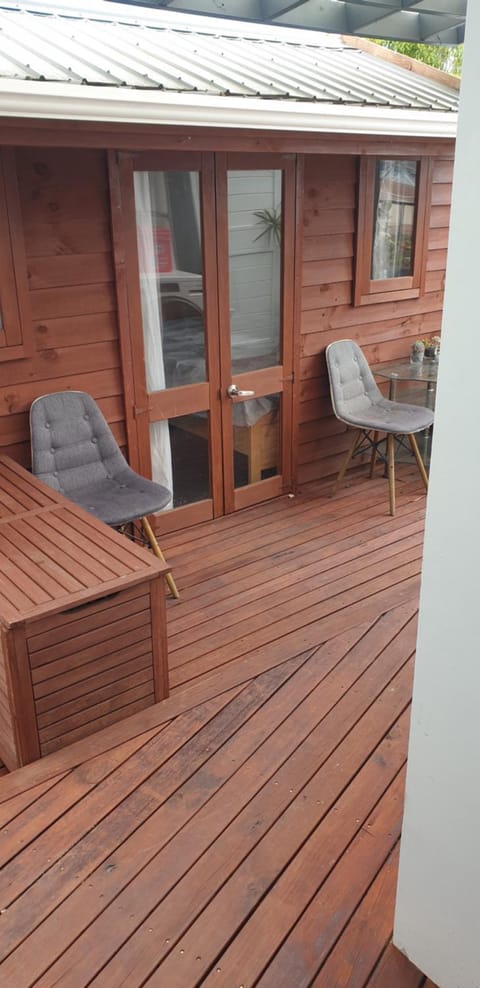 Private cabin Close to airport Cabin in Auckland