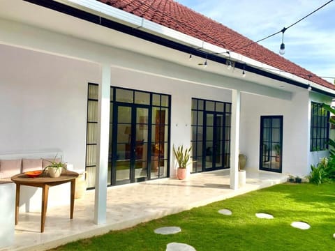 Property building, Patio, Garden