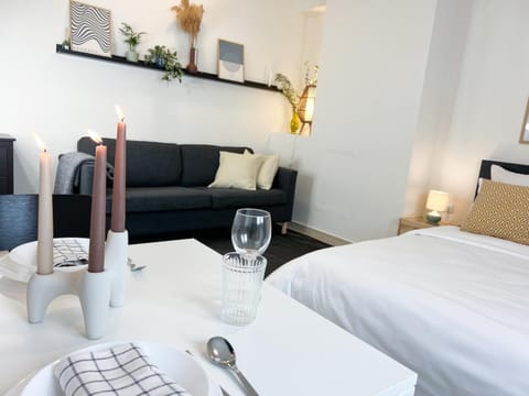 Photo of the whole room, Dining area