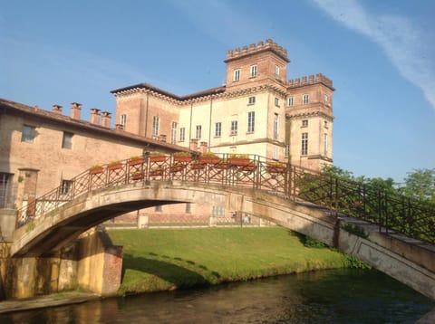 Nearby landmark, Neighbourhood, Fishing, Canoeing, Hiking, Cycling