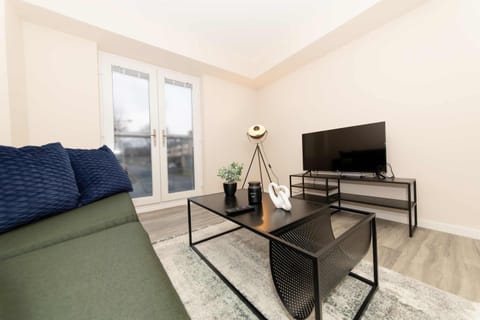 Spacious & Contemporary 2 Bed Manchester Apartment Apartment in Salford