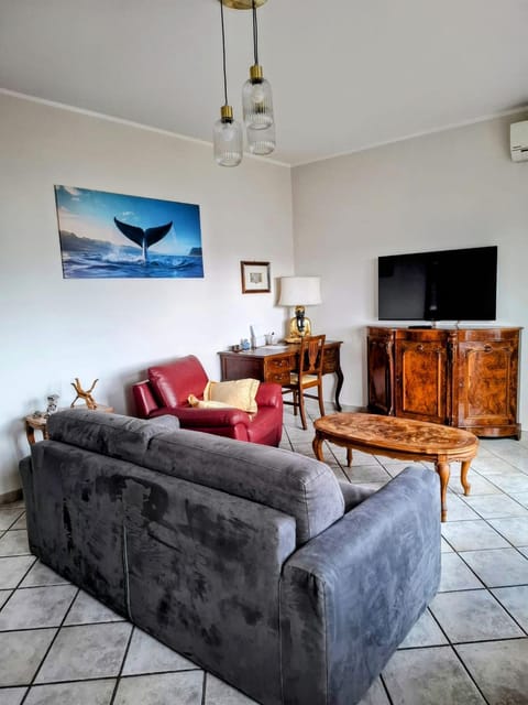 Communal lounge/ TV room, Seating area, Evening entertainment