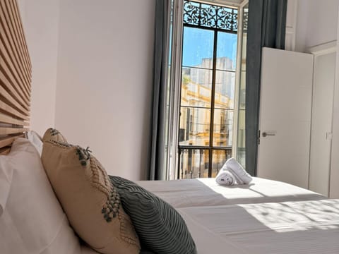 Off site, Bedroom, City view, Quiet street view