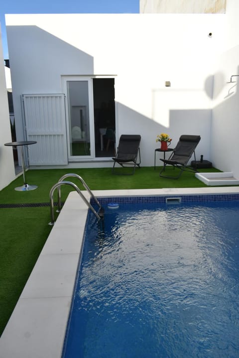 Pool view, Swimming pool, sunbed