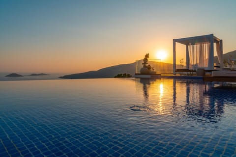 Day, Natural landscape, Mountain view, Sea view, Swimming pool