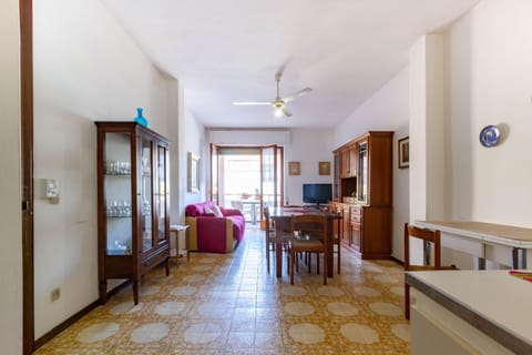 Kitchen or kitchenette, Living room, Dining area, air conditioner