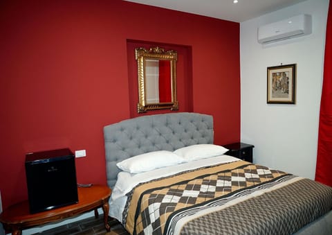 Bed, Bedroom, air conditioner