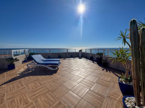 Property building, Balcony/Terrace, Living room, Swimming pool