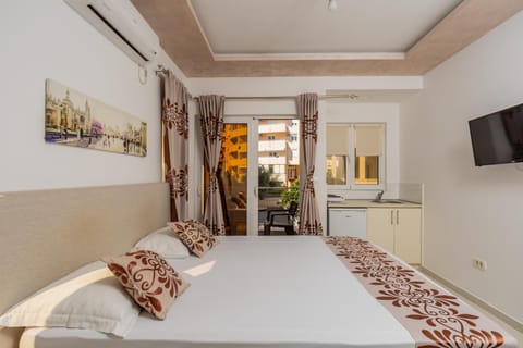 TV and multimedia, Photo of the whole room