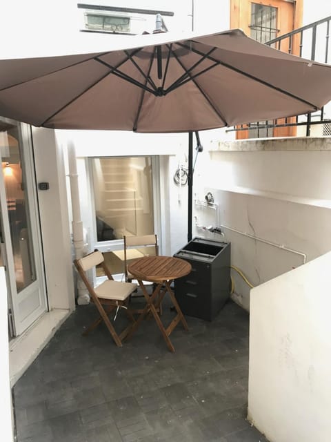 Property building, Patio, Dining area