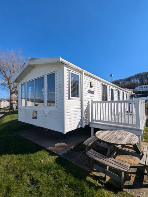 Property building, Patio, Day