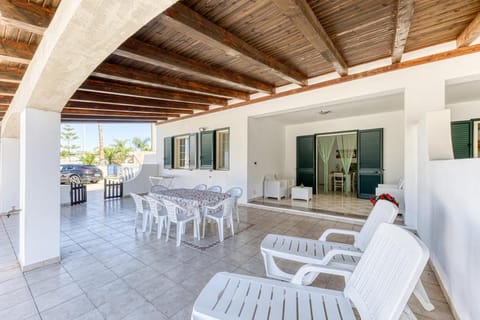 Patio, Day, View (from property/room), Balcony/Terrace, Dining area, sunbed