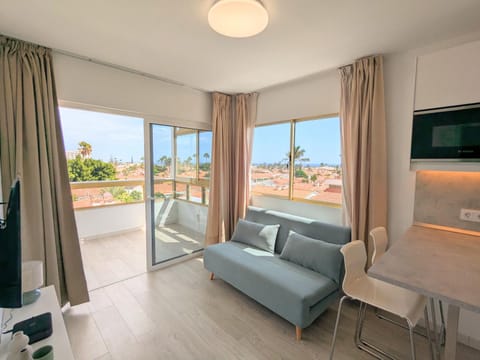 Communal lounge/ TV room, View (from property/room), Balcony/Terrace, Living room, Seating area