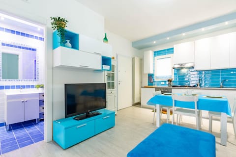 Living room, Dining area, oven, stove