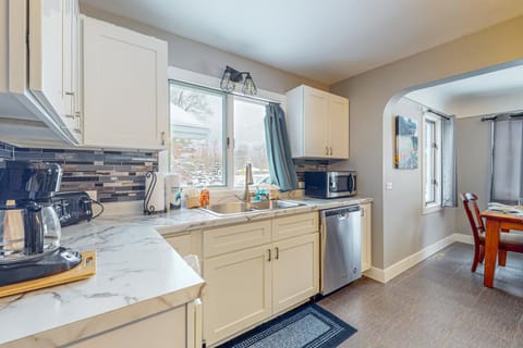 MI Blue Mallard House in Leland