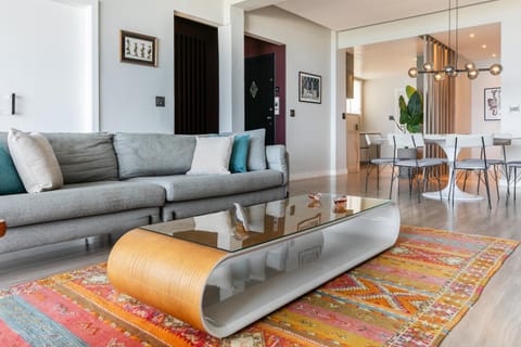 Spectacular 4BR,180sqm,Oceanview in Copacabana Apartment in Rio de Janeiro