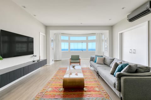 Spectacular 4BR,180sqm,Oceanview in Copacabana Apartment in Rio de Janeiro