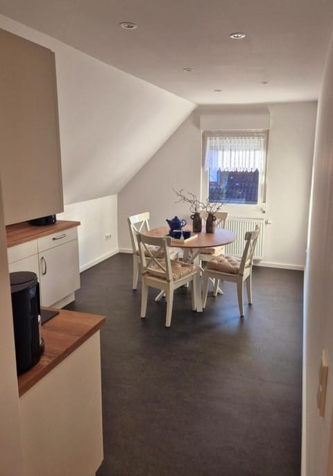 Kitchen or kitchenette, Seating area, Dining area