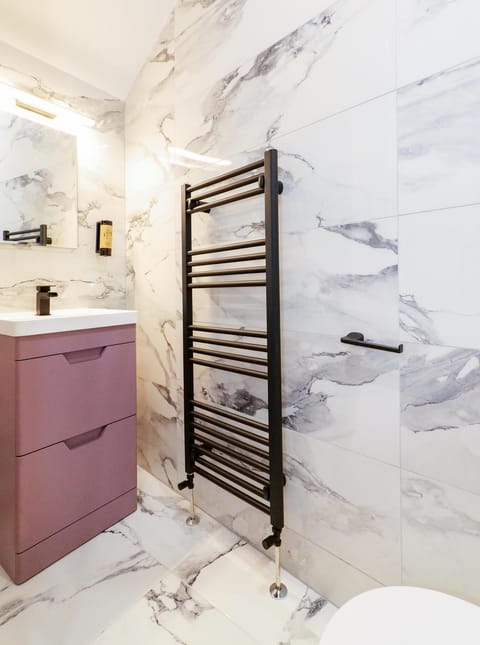 Shower, Bathroom, towels