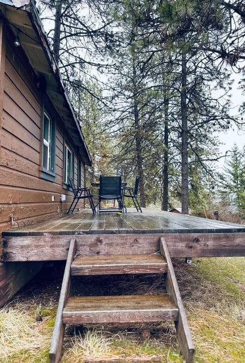 Cabin Getaway with Lake View! Cabin in Kootenai County