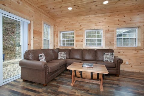 Whiskey Barrel w Hot Tub Arcade Game Fire Pit House in Sevierville