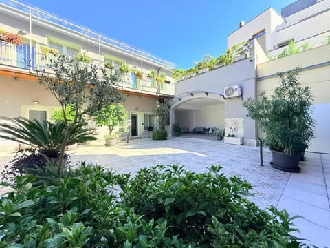 Il Giardino degli Ulivi PT Apartment in Monza