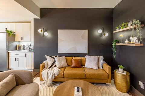 BEST LOCATION 3BD Home in The Heart Of Pittsburg House in Pittsburgh